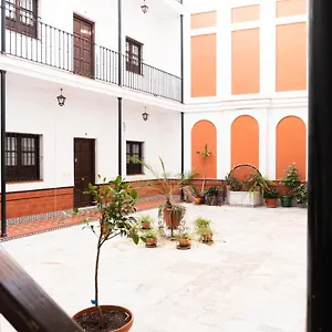 Muy Céntrico Apto. En Típico Patio Sevillano Apartamento